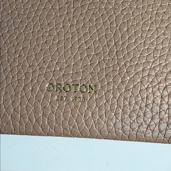 Oroton blush Leather Eve medium pouch Wristlet and Card Holder - Picture 8 of 14